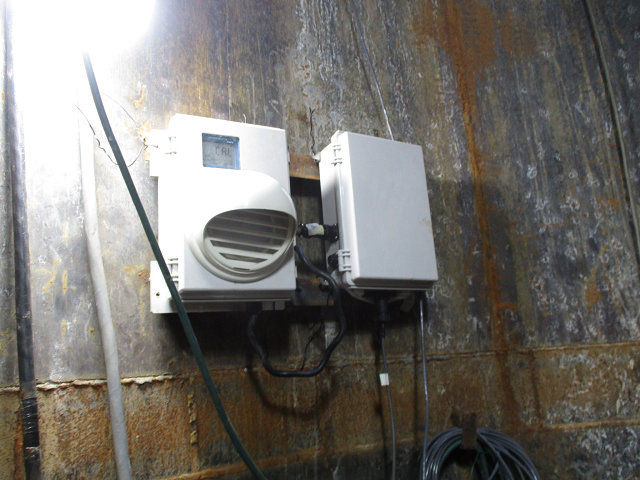 センサユニット（右）酸素濃度計測ユニット（左）